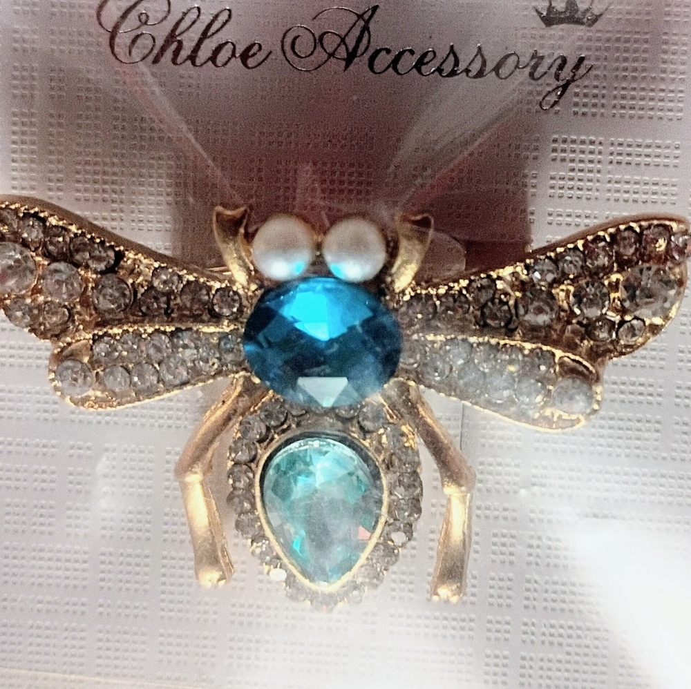 NWT Elegant Gold tone and Light BLUE & AQUAMARINE & Clear & Pearl Bee Brooch